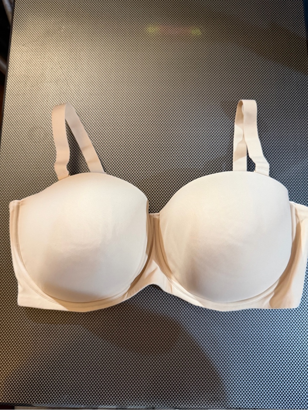 NWOT skims Everyday padded and wired Bra - Nude size 44DD